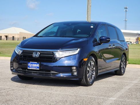 Used 2024 Honda Odyssey EX-L image 2
