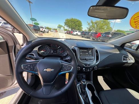 Used 2018 Chevrolet Cruze LT FWD image 35