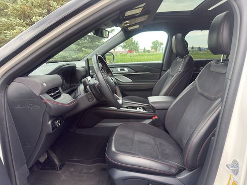 Used 2025 Ford Explorer ST AWD/4WD image 10