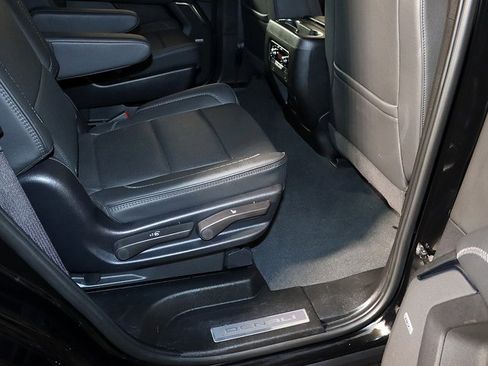 Used 2025 GMC Yukon Denali image 35