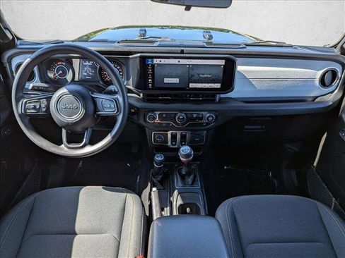 Used 2025 Jeep Wrangler Sport AWD/4WD image 17