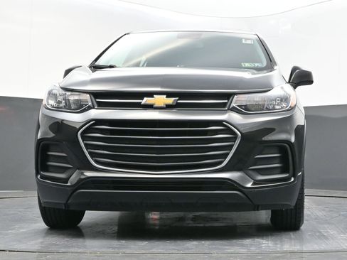Used 2020 Chevrolet Trax LS image 31