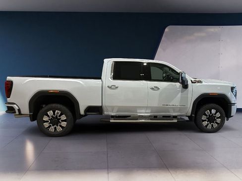 New 2026 GMC Sierra 2500 Denali w/ Denali Reserve Package AWD/4WD image 8