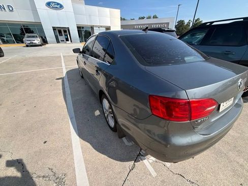 Used 2013 Volkswagen Jetta TDI FWD image 25
