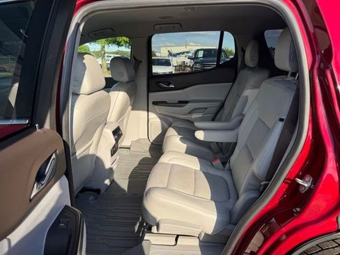 Used 2019 GMC Acadia SLT w/ LPO, Floor Liner Package FWD image 14