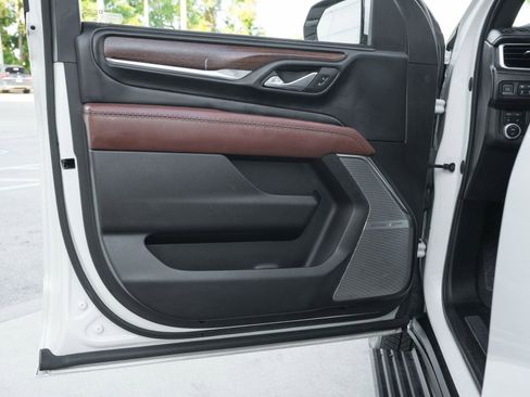 Used 2023 GMC Yukon XL Denali Ultimate image 31