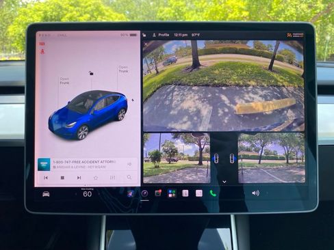 Used 2021 Tesla Model Y Long Range AWD/4WD image 27