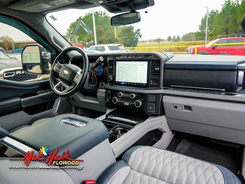 Used 2024 Ford F350 Limited image 17