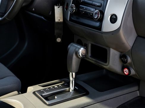 Used 2019 Nissan Frontier S image 18