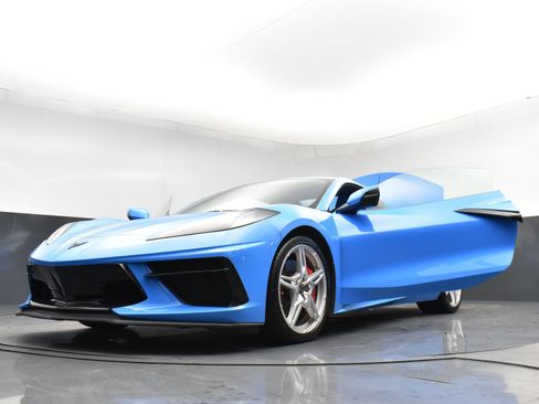 Used 2022 Chevrolet Corvette Stingray Premium Conv w/ Z51 Performance Package RWD image 35
