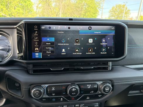 Certified 2025 Jeep Wrangler Unlimited Rubicon 4xe AWD/4WD image 27