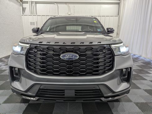 Used 2025 Ford Explorer ST-Line image 4