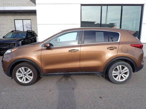 Used 2018 Kia Sportage LX image 2
