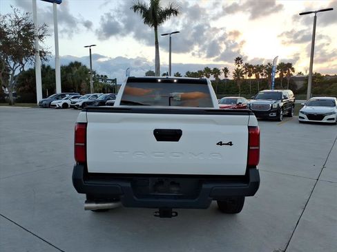 Used 2024 Toyota Tacoma SR image 5
