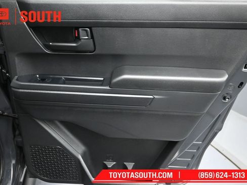Used 2025 Toyota Tacoma SR5 AWD/4WD image 28