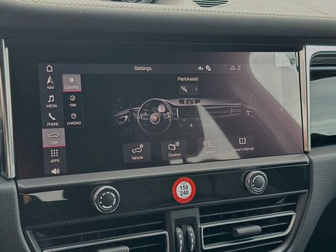 New 2025 Porsche Macan image 22