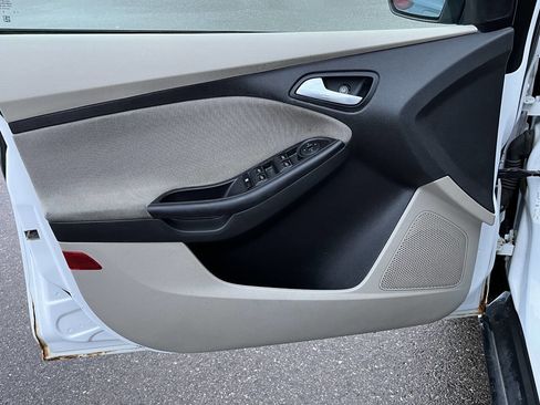 Used 2013 Ford Focus SE image 36