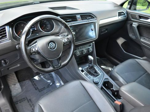 Used 2019 Volkswagen Tiguan SE w/ Panoramic Sunroof Package AWD/4WD image 10