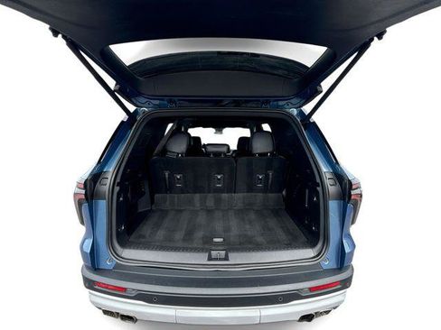 Used 2024 Chevrolet Traverse LT FWD image 20