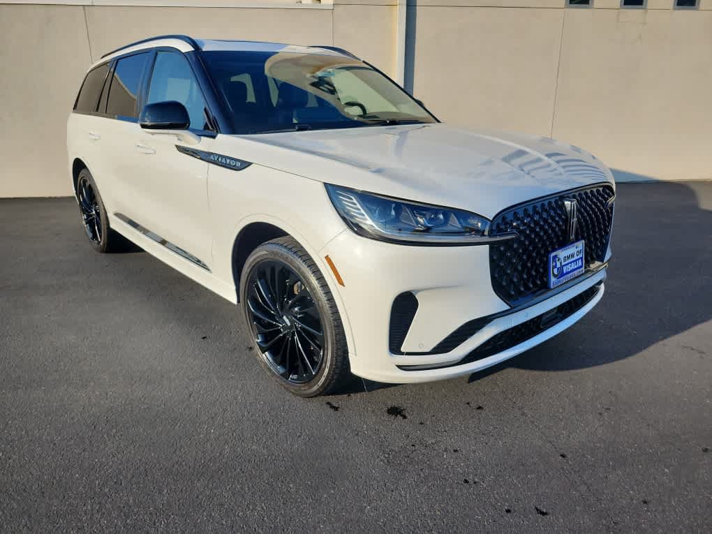 Used 2025 Lincoln Aviator Reserve w/ Equipment Group 201A AWD/4WD image 2