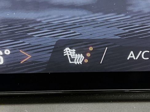 New 2025 Chevrolet Traverse LT w/ LPO, Floor Liner Package image 20