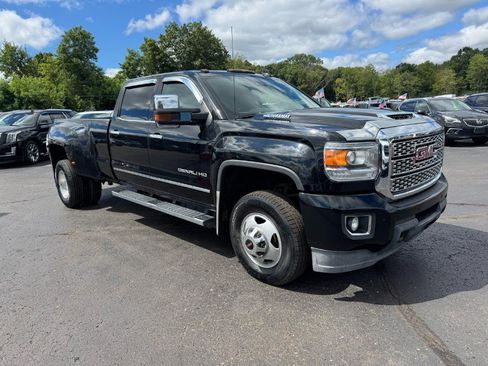 Used 2018 GMC Sierra 3500 Denali AWD/4WD image 7