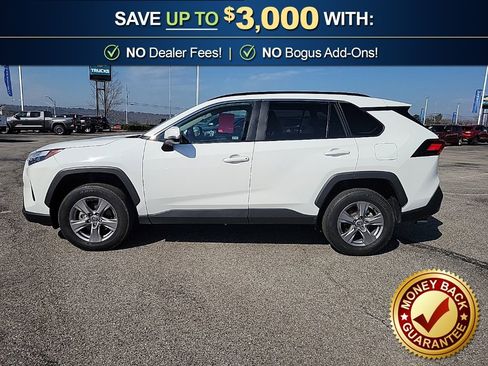 Used 2025 Toyota RAV4 XLE image 5