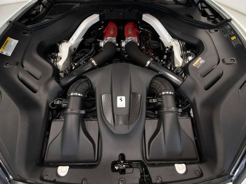 Used 2019 Ferrari Portofino image 59