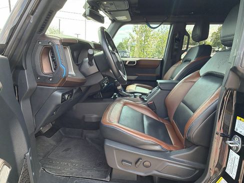 Used 2023 Ford Bronco Outer Banks w/ Sasquatch Package AWD/4WD image 11