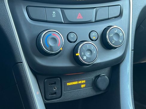 Used 2022 Chevrolet Trax LT w/ Driver Confidence Package image 24