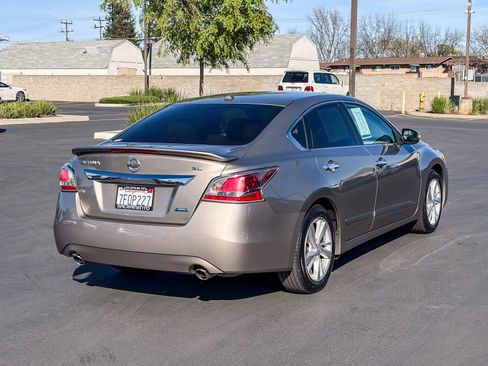 Used 2014 Nissan Altima 2.5 SL w/ Technology Package image 4