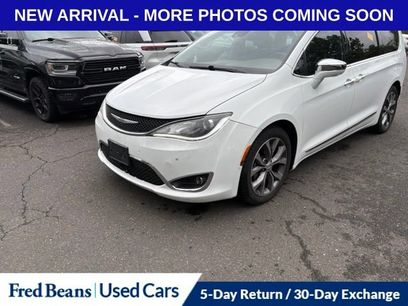 Used 2018 Chrysler Pacifica Limited w/ Tire & Wheel Group