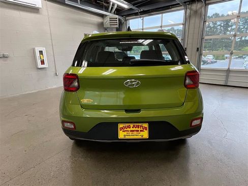 Used 2021 Hyundai Venue SEL FWD image 4