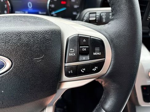 Used 2024 Ford Explorer XLT AWD/4WD image 13