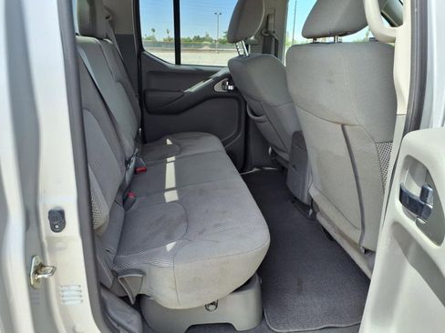 Used 2019 Nissan Frontier SV image 14