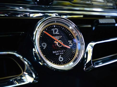 Used 2022 Bentley Flying Spur V8 image 48