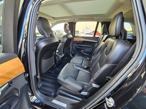 Used 2025 Volvo XC90 B6 Ultra image 16