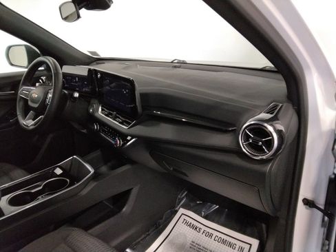 Used 2025 Chevrolet Equinox LT image 43