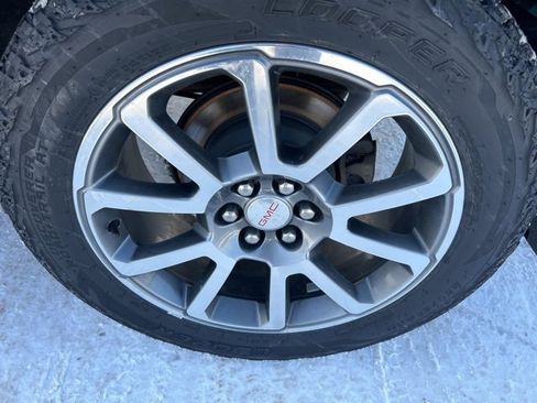 Used 2019 GMC Canyon Denali image 10