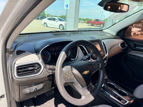 Used 2018 Chevrolet Equinox LS FWD image 15