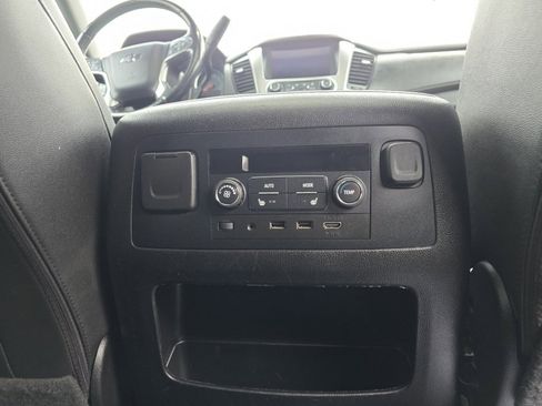 Used 2019 Chevrolet Suburban LT image 22