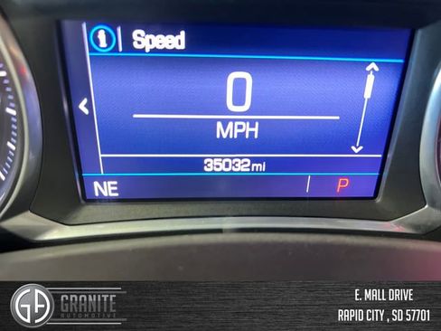 Used 2022 GMC Terrain SLE w/ Driver Convenience Package image 16