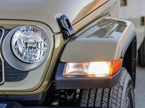 New 2026 Jeep Gladiator Sport image 5