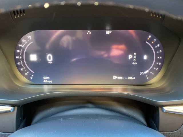 Used 2022 Volvo XC60 B5 Momentum w/ Advanced Package FWD image 17