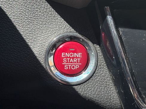 Used 2018 Honda HR-V EX image 24