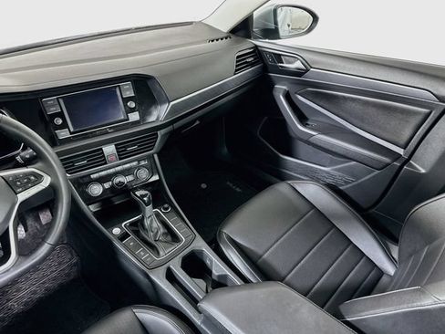 Certified 2023 Volkswagen Jetta SE FWD image 23