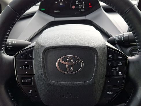 Used 2025 Toyota Prius XLE image 18