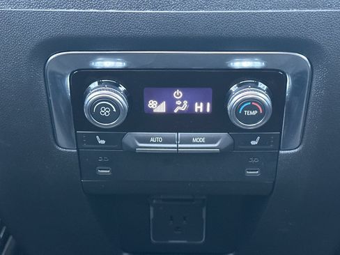 Used 2026 GMC Yukon XL Denali w/ Sun & Power Step Package AWD/4WD image 41