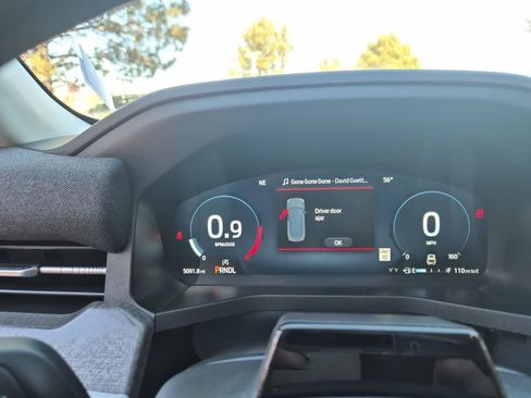 Certified 2025 Ford Explorer Platinum w/ LUX Leather Package image 14