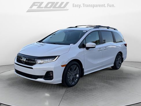 New 2026 Honda Odyssey Touring image 3